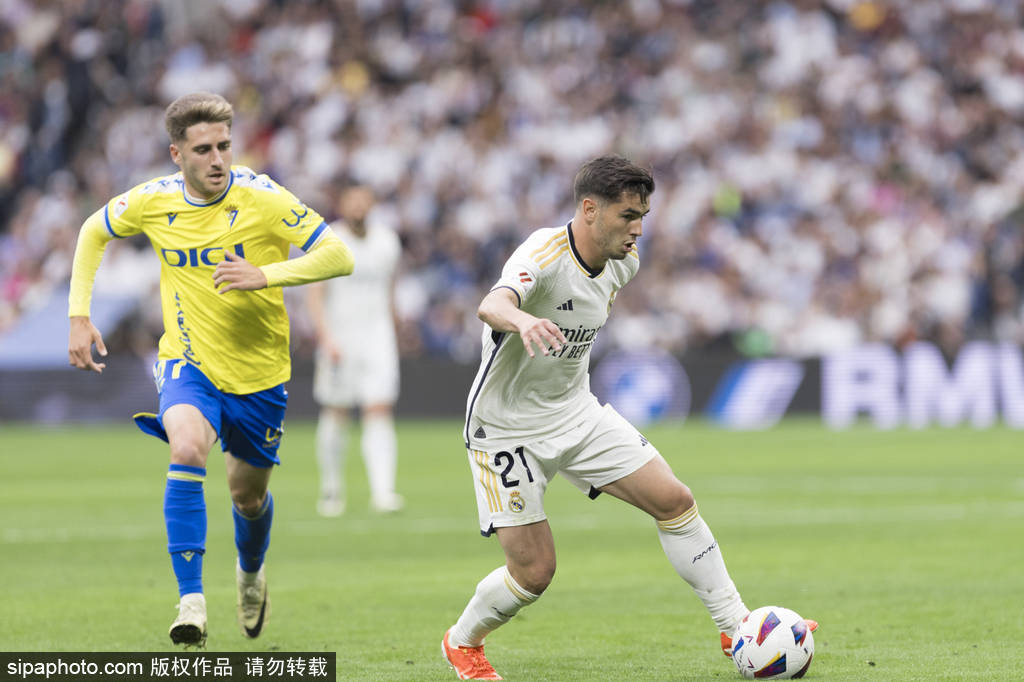 迫使利物浦 迫使利物浦