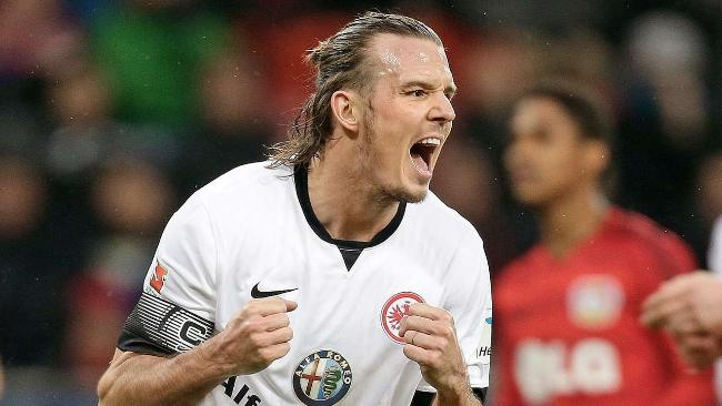 射入球门右 射入球门右